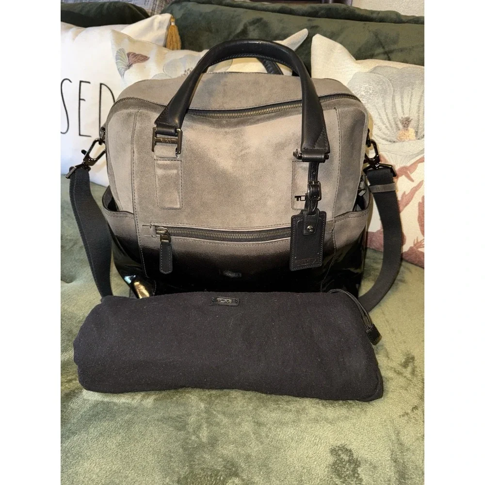 TUMI Beacon Hill Smith Jetsetter Briefcase Carry-On Leather Two Tone Businessman